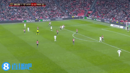 普荷斯在 2011 年世界大赛第三战单场三响炮，追平贝比鲁斯与瑞吉杰克逊的纪录