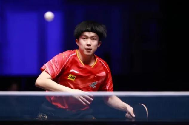 她卓尔不凡 她卓尔不凡