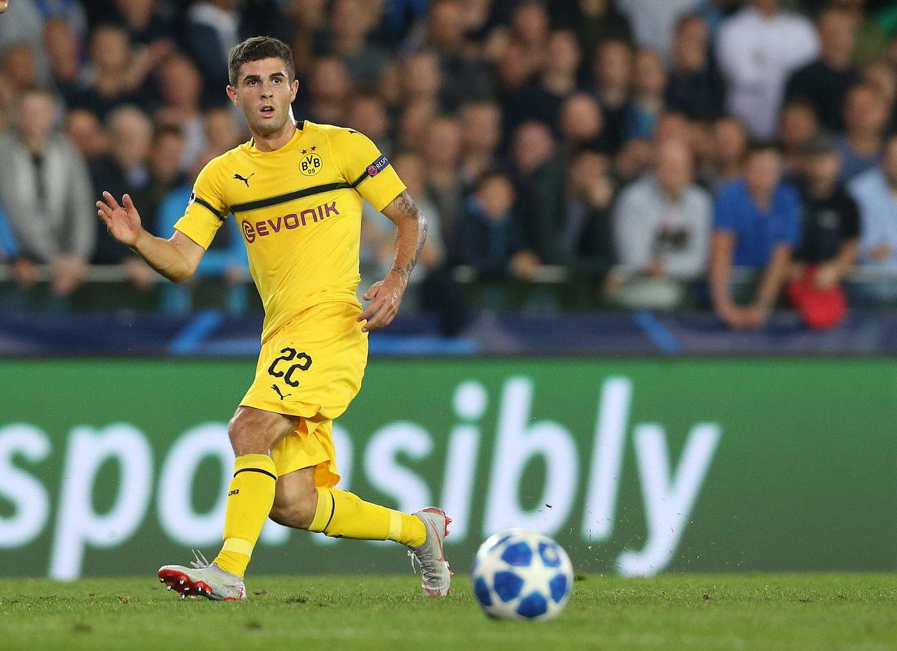 通过与国际 通过与国际